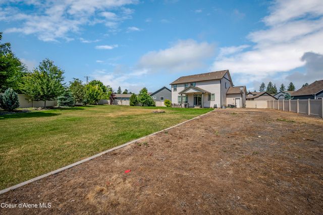 11322 N EMERALD DR, Hayden, ID 83835
