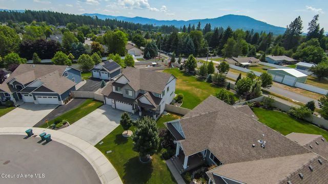 11322 N EMERALD DR, Hayden, ID 83835