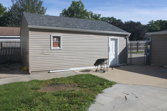 904 Park Avenue, Bettendorf, IA 52722