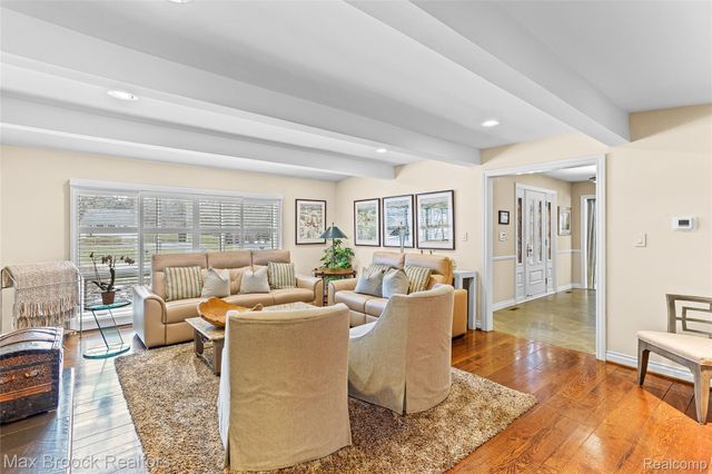 25933 Hersheyvale Drive, Franklin Village, MI 48025