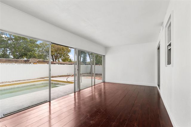 7906 NW 74th Avenue, Tamarac, FL 33321
