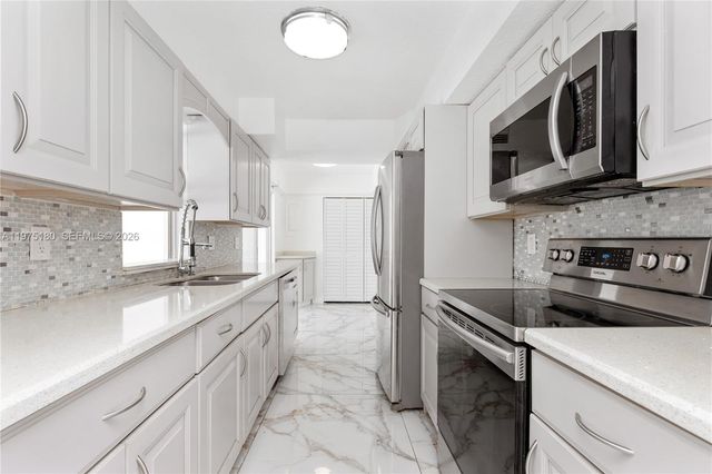 7906 NW 74th Avenue, Tamarac, FL 33321