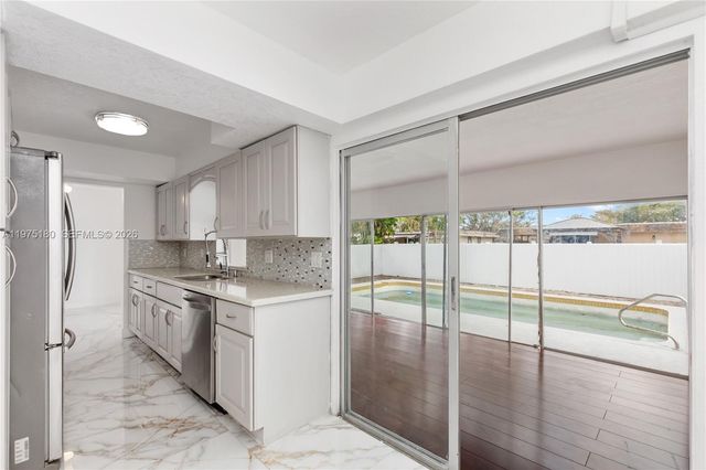 7906 NW 74th Avenue, Tamarac, FL 33321