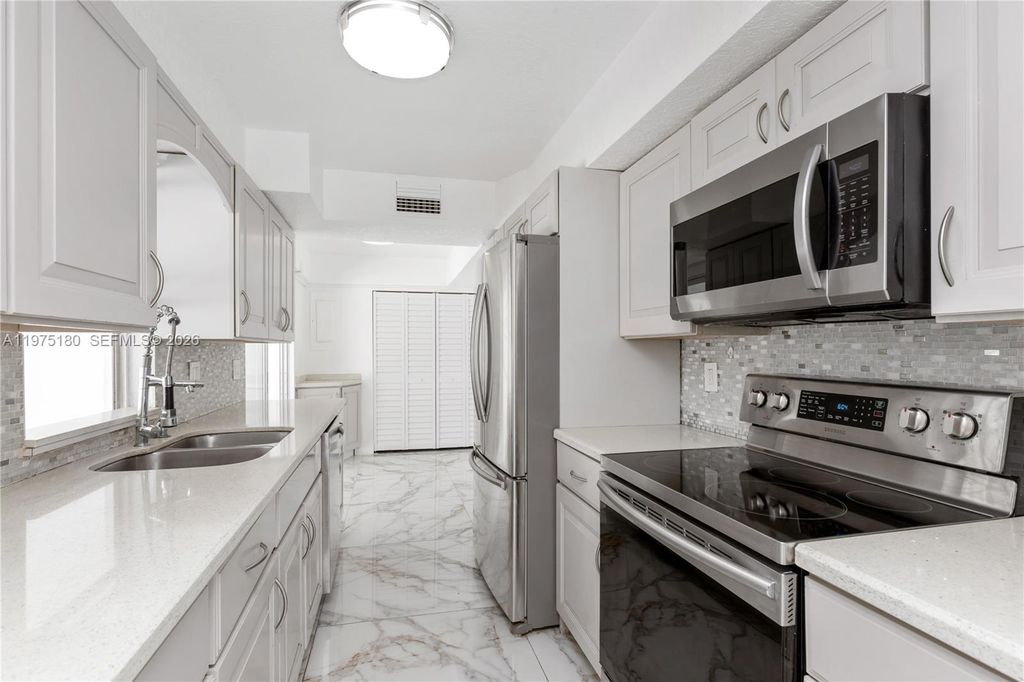 7906 NW 74th Avenue, Tamarac, FL 33321