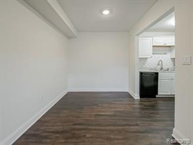 4905 Crooks A2 Road, Royal Oak, MI 48073