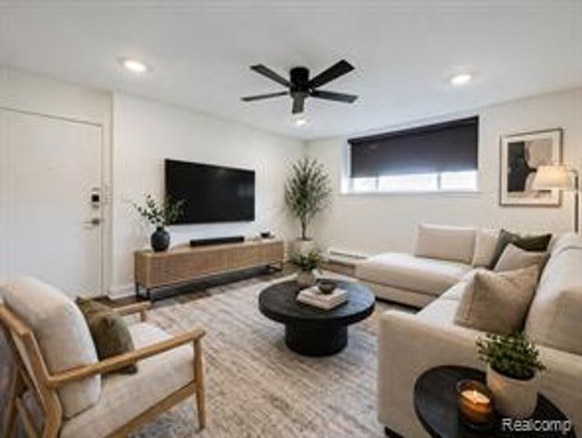 4905 Crooks A2 Road, Royal Oak, MI 48073