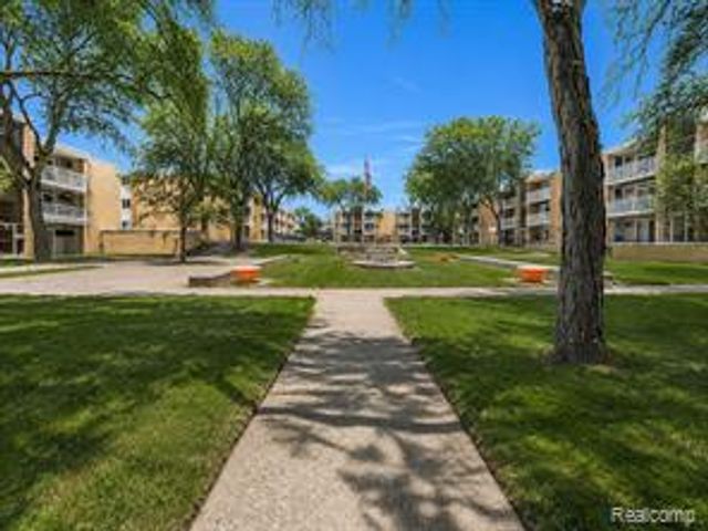 4905 Crooks A2 Road, Royal Oak, MI 48073
