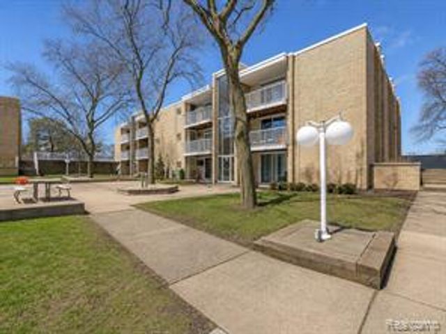 4905 Crooks A2 Road, Royal Oak, MI 48073