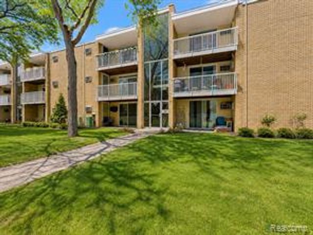 4905 Crooks A2 Road, Royal Oak, MI 48073