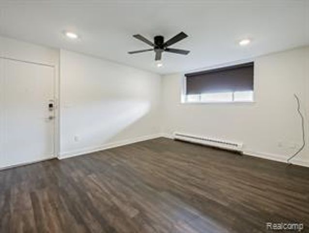 4905 Crooks A2 Road, Royal Oak, MI 48073