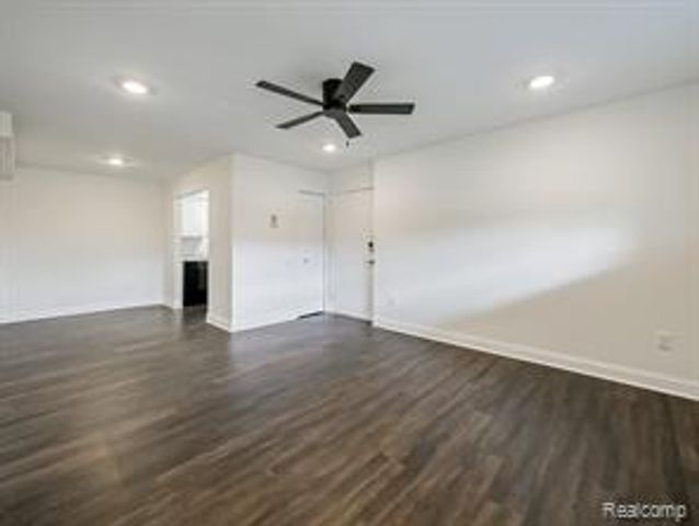 4905 Crooks A2 Road, Royal Oak, MI 48073