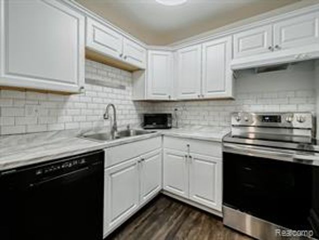 4905 Crooks A2 Road, Royal Oak, MI 48073