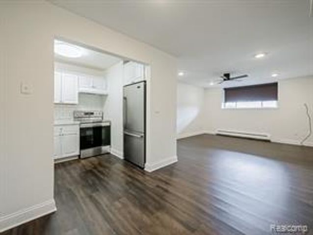 4905 Crooks A2 Road, Royal Oak, MI 48073