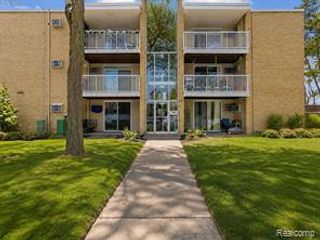 4905 Crooks A2 Road, Royal Oak, MI 48073