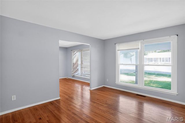 11874 Beckett Fall Road, St Louis, MO 63033