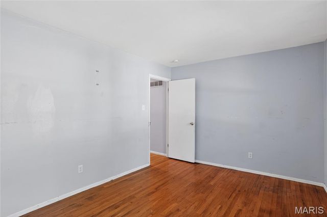 11874 Beckett Fall Road, St Louis, MO 63033