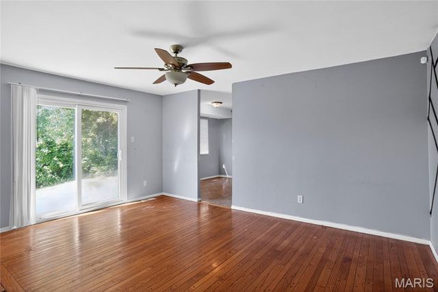 11874 Beckett Fall Road, St Louis, MO 63033