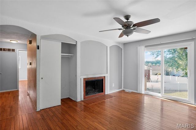 11874 Beckett Fall Road, St Louis, MO 63033