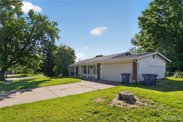 11874 Beckett Fall Road, St Louis, MO 63033