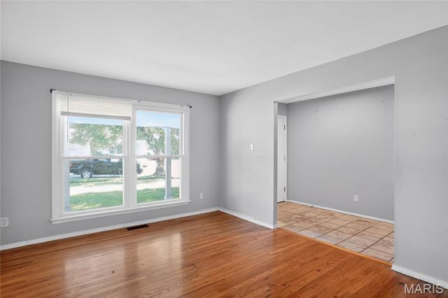 11874 Beckett Fall Road, St Louis, MO 63033