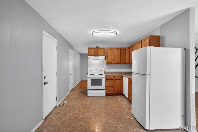 11874 Beckett Fall Road, St Louis, MO 63033