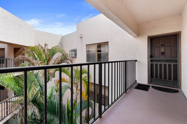 7507 La Paz Boulevard 407, Boca Raton, FL 33433