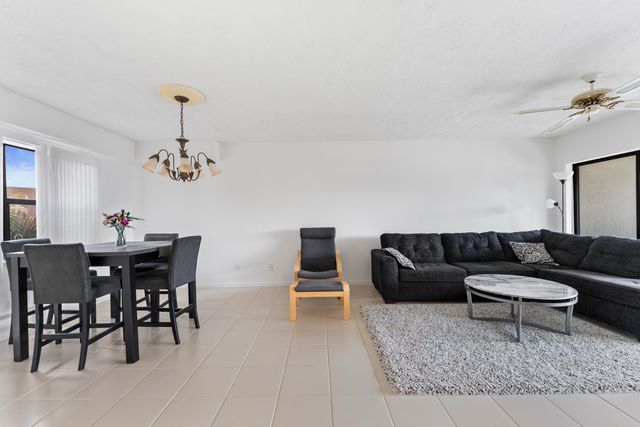 7507 La Paz Boulevard 407, Boca Raton, FL 33433