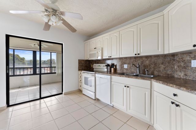 7507 La Paz Boulevard 407, Boca Raton, FL 33433