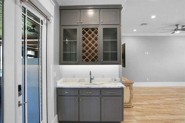 8026 Lake St Street, Lake Charles, LA 70605