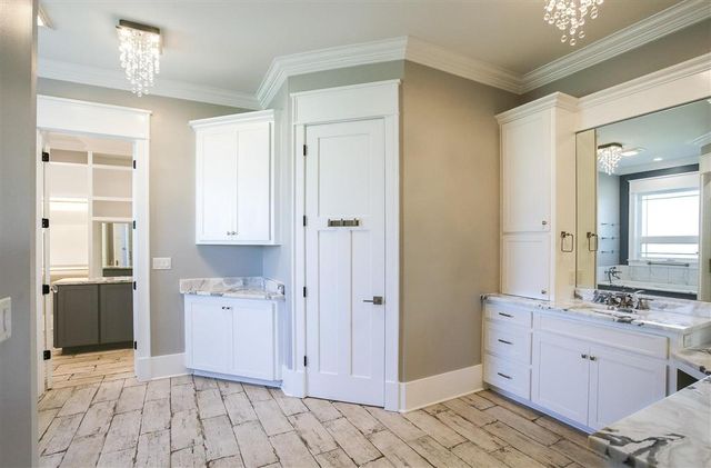 8026 Lake St Street, Lake Charles, LA 70605