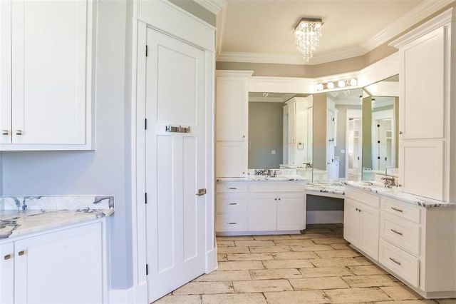 8026 Lake St Street, Lake Charles, LA 70605