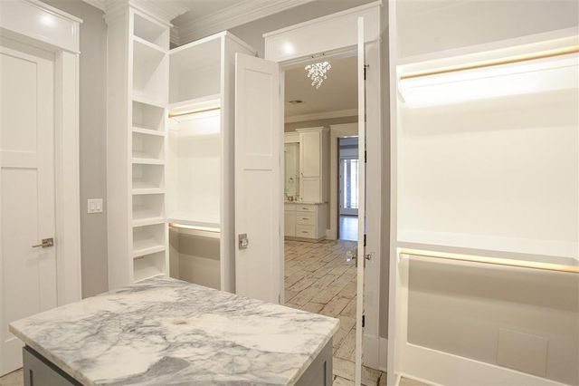 8026 Lake St Street, Lake Charles, LA 70605