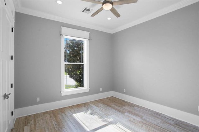 8026 Lake St Street, Lake Charles, LA 70605