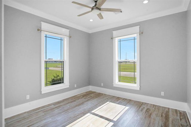 8026 Lake St Street, Lake Charles, LA 70605