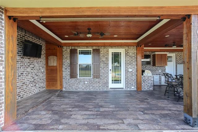 8026 Lake St Street, Lake Charles, LA 70605