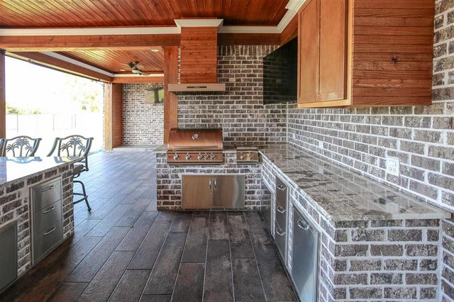 8026 Lake St Street, Lake Charles, LA 70605