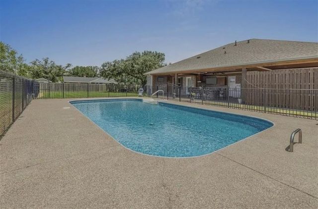 8026 Lake St Street, Lake Charles, LA 70605