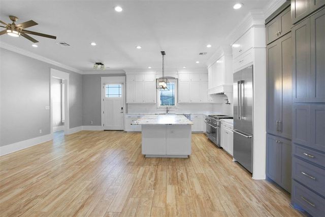 8026 Lake St Street, Lake Charles, LA 70605