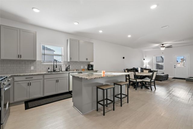 10918 Amador Peak Drive Drive, Rosharon, TX 77583