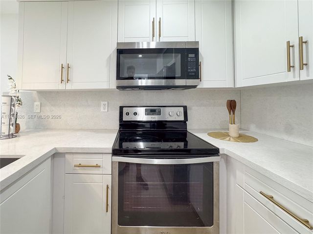 2933 NW 48th Ter, Miami, FL 33142