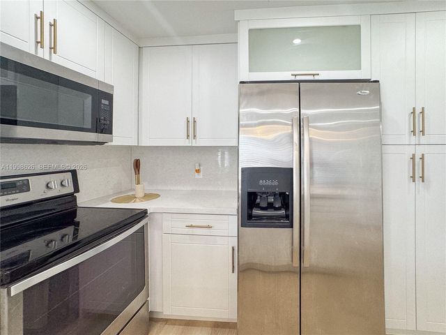 2933 NW 48th Ter, Miami, FL 33142