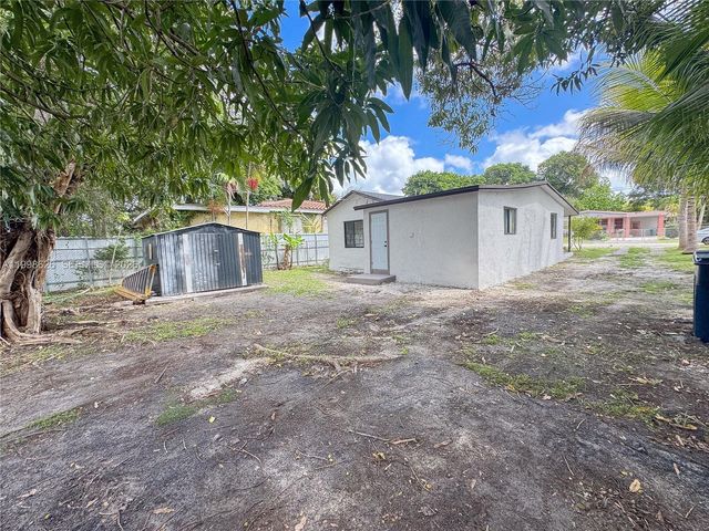 2933 NW 48th Ter, Miami, FL 33142