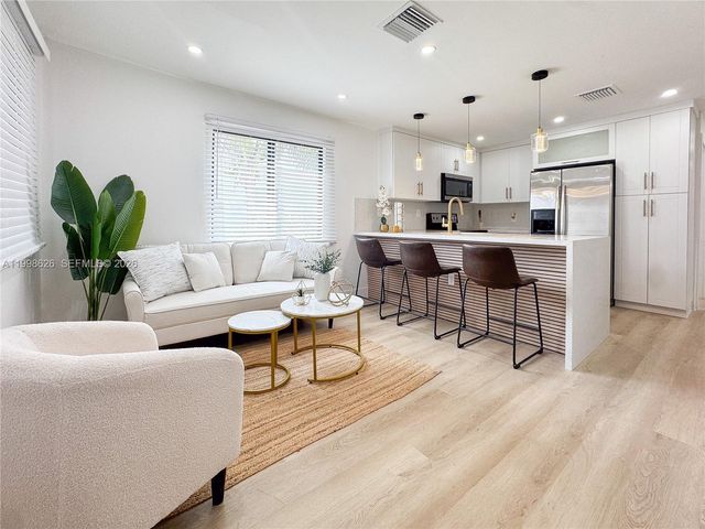 2933 NW 48th Ter, Miami, FL 33142