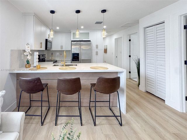 2933 NW 48th Ter, Miami, FL 33142