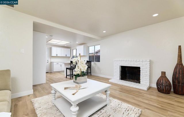2117 Lopez Dr, Antioch, CA 94509