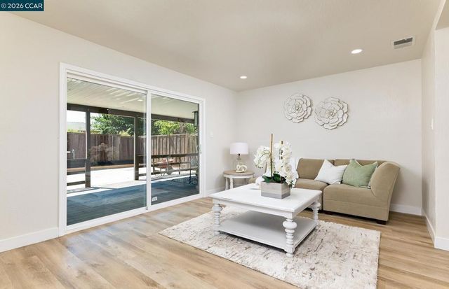 2117 Lopez Dr, Antioch, CA 94509