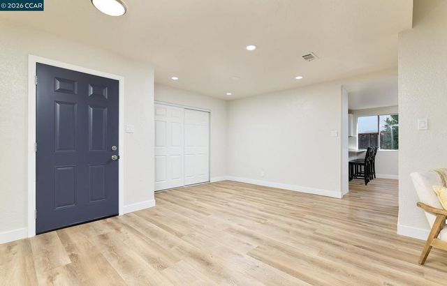 2117 Lopez Dr, Antioch, CA 94509