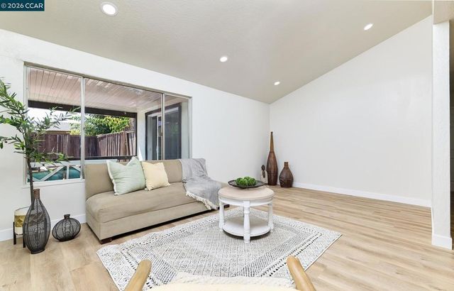 2117 Lopez Dr, Antioch, CA 94509