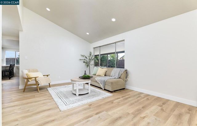 2117 Lopez Dr, Antioch, CA 94509