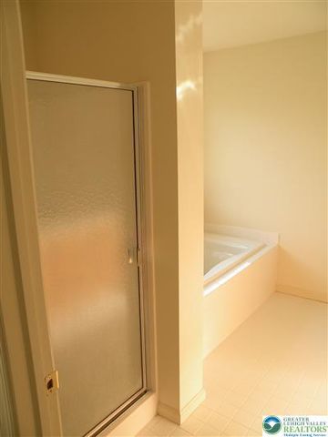 3634 Clauss Drive, Lower Macungie Twp, PA 18062